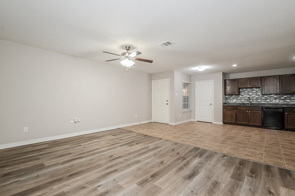 13203 Spanish Bay Ct - Photo 4 of 16