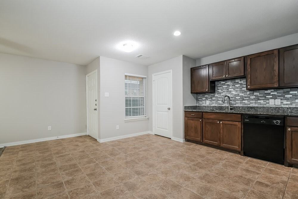 13203 Spanish Bay Ct - Photo 6 of 16