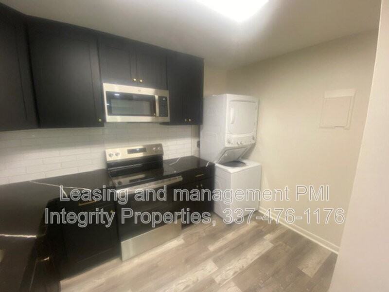 105 Meaux Blvd #4 - Photo 4 of 25
