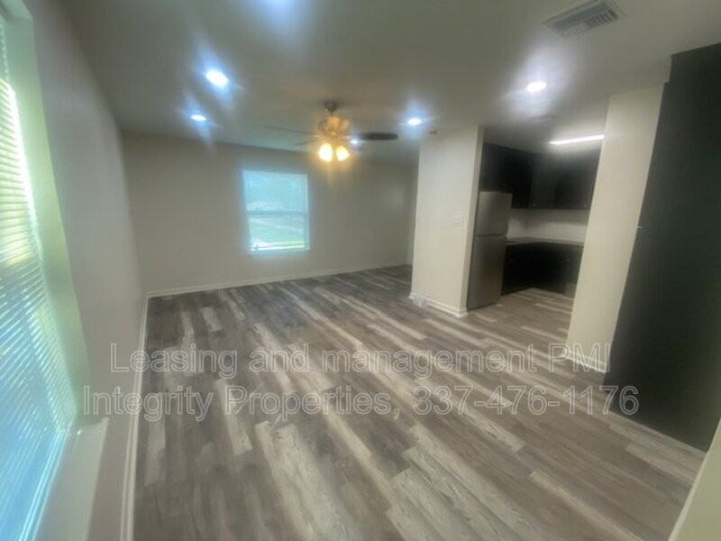 105 Meaux Blvd #4 - Photo 5 of 25