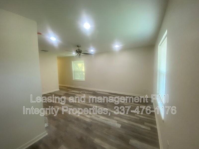 105 Meaux Blvd #4 - Photo 6 of 25