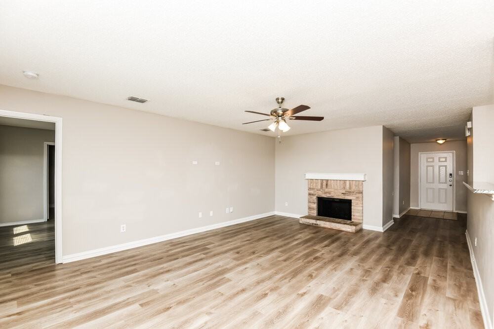 1505 Queen Annes Dr - Photo 5 of 16