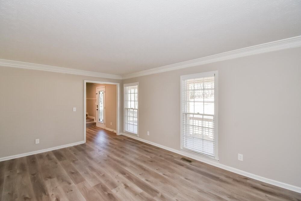 5369 Britton Dr - Photo 5 of 17