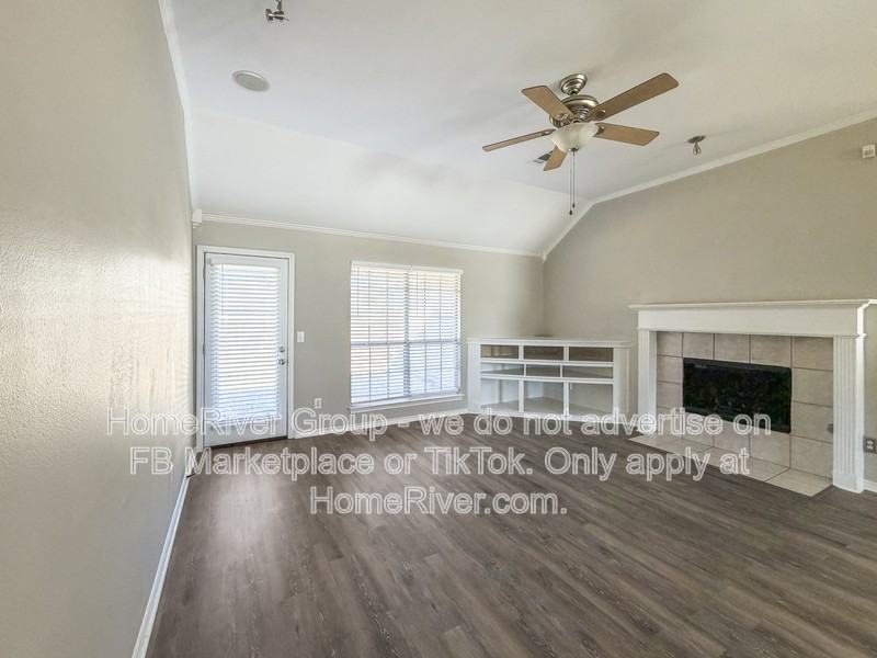 8101 Durham Dr - Photo 3 of 22
