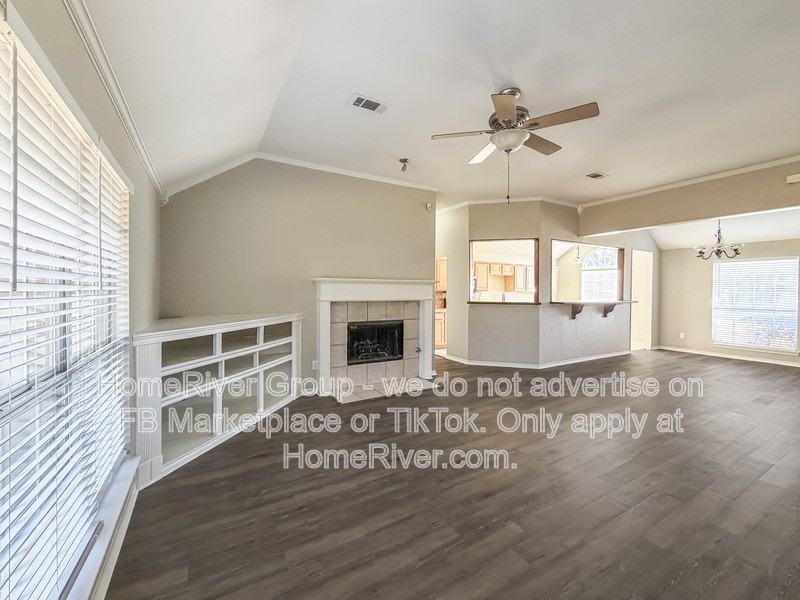 8101 Durham Dr - Photo 4 of 22