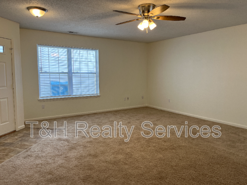 4210 Village Trace Blvd - Photo 6 of 32