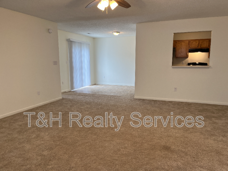 4210 Village Trace Blvd - Photo 7 of 32