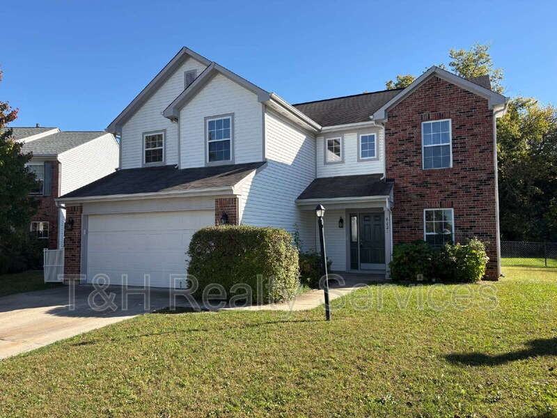 8221 Twin River Dr - Photo 4 of 29