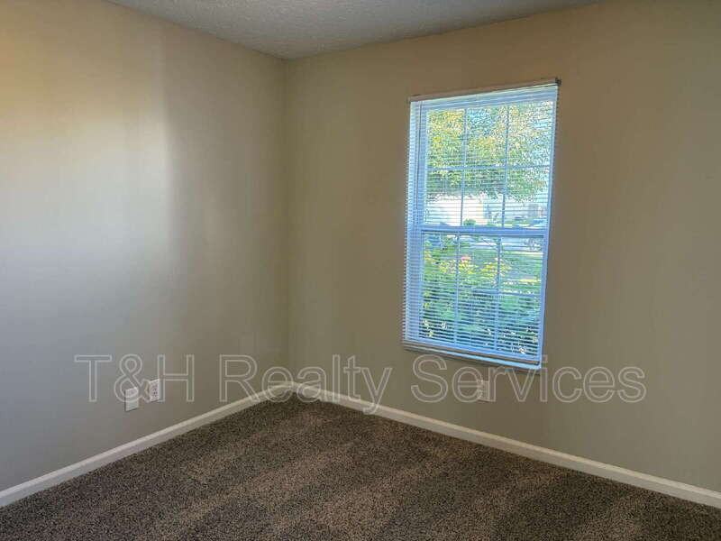 8221 Twin River Dr - Photo 7 of 29