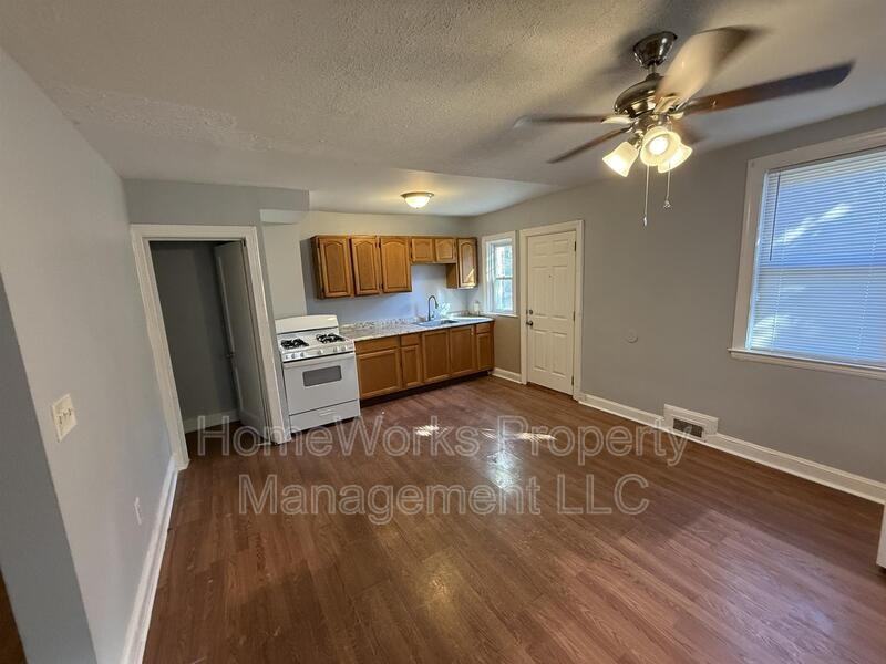 2733 Ellicott Dr - Photo 5 of 15