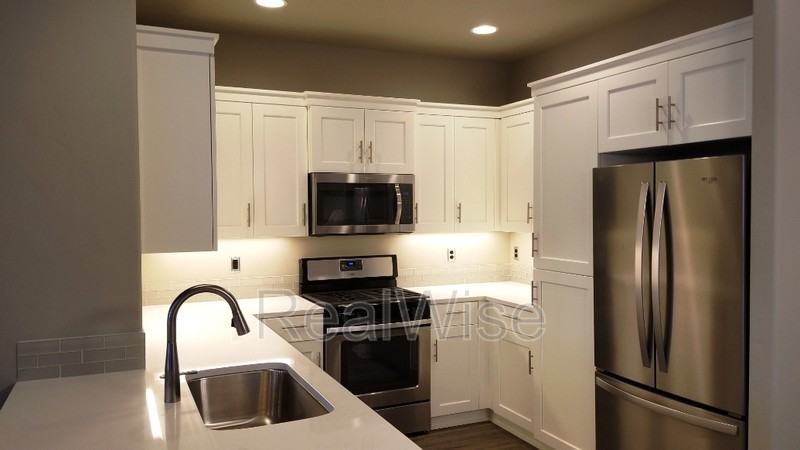 4332 Sw Canal Blvd - Photo 2 of 28
