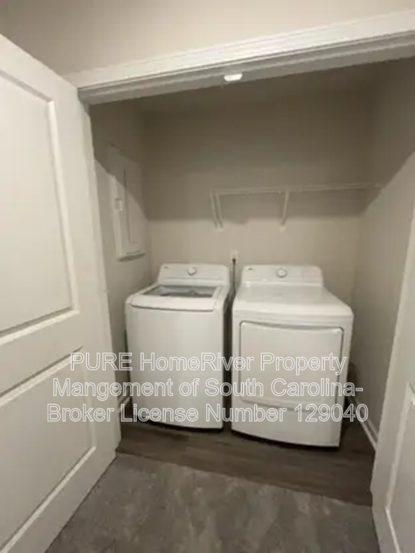 21 Regent St Unit B - Photo 3 of 11