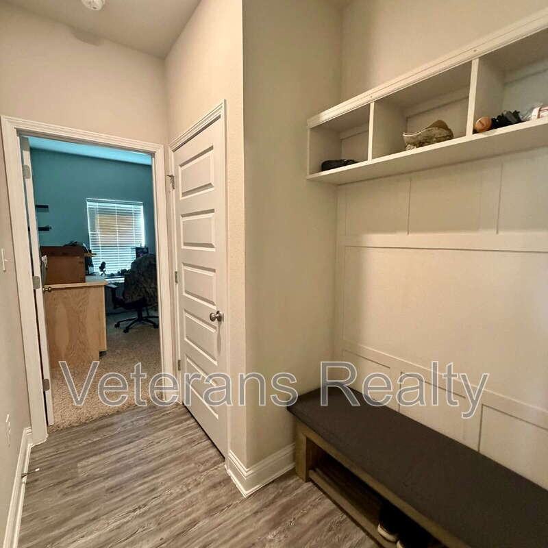 10637 Sweet Bay Dr - Photo 2 of 17
