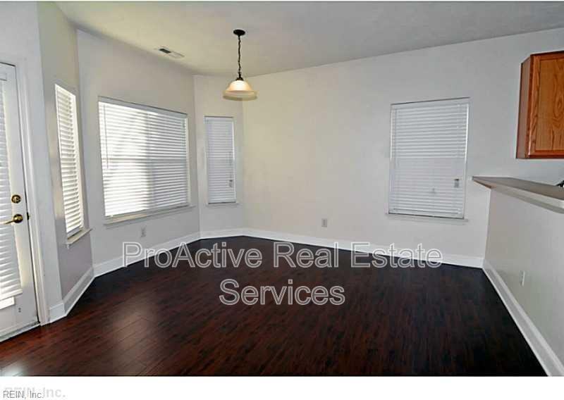 1869 Kempsville Rd - Photo 3 of 12