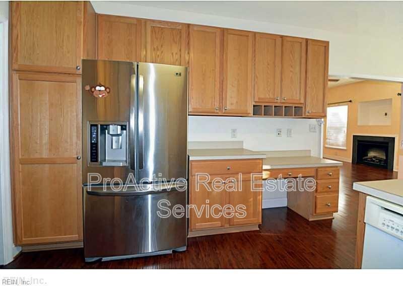 1869 Kempsville Rd - Photo 4 of 12