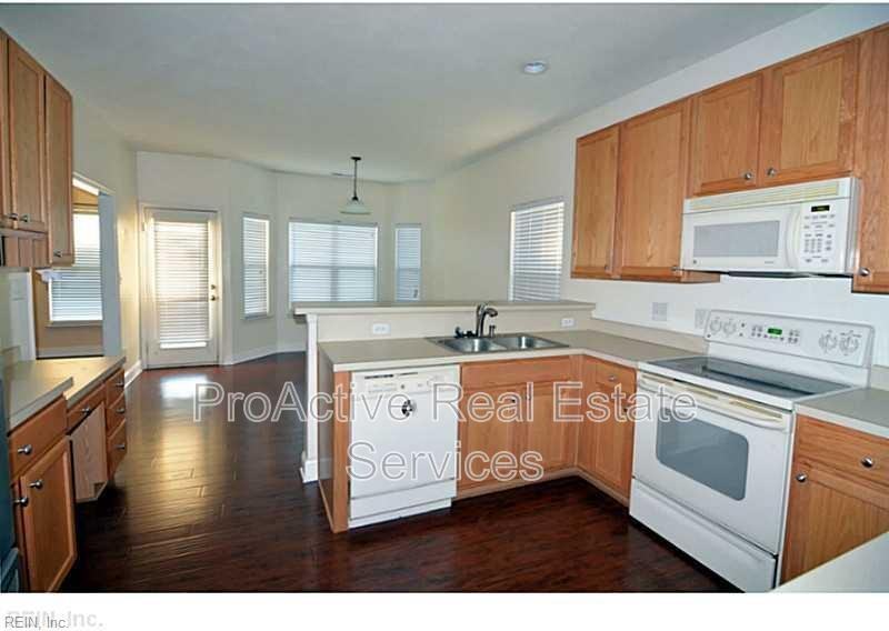 1869 Kempsville Rd - Photo 5 of 12