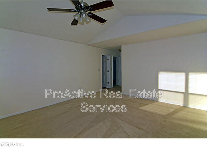 1869 Kempsville Rd - Photo 6 of 12