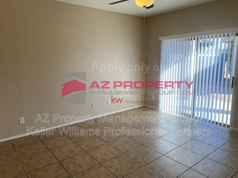 9133 W Coolidge St - Photo 4 of 19