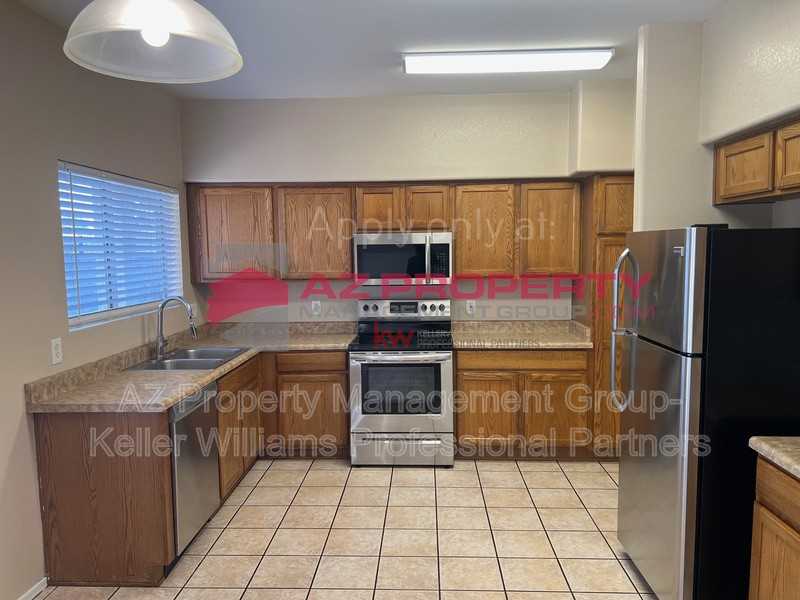 9133 W Coolidge St - Photo 5 of 19