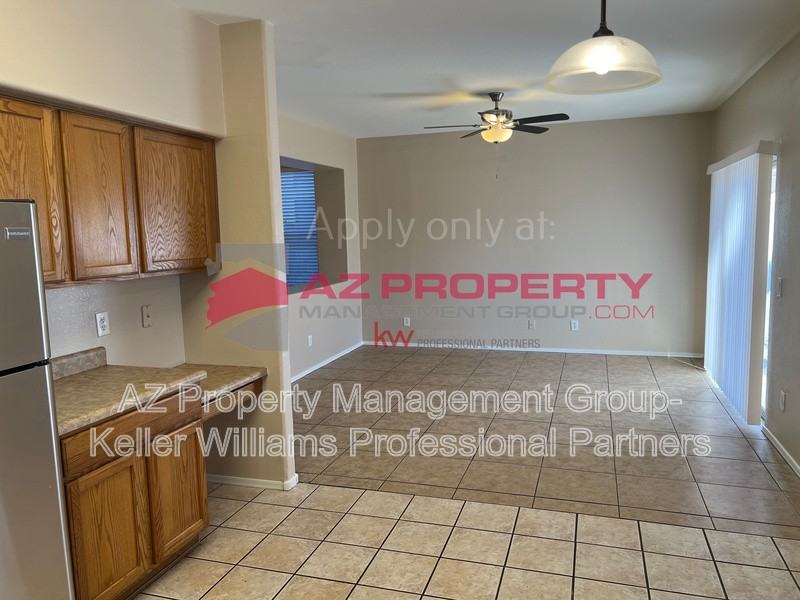 9133 W Coolidge St - Photo 6 of 19