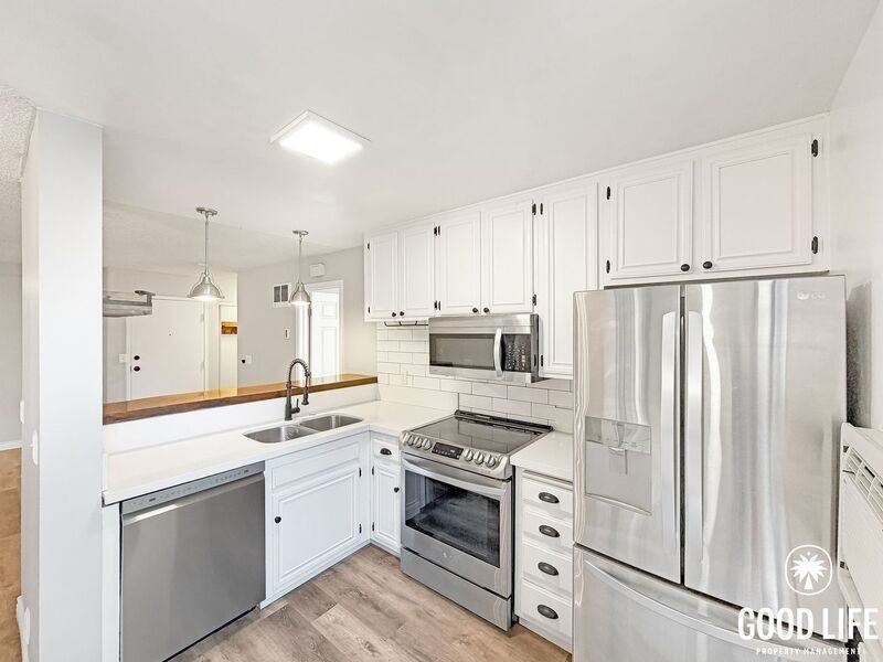 6930 Hyde Park Dr #106 - Photo 4 of 27
