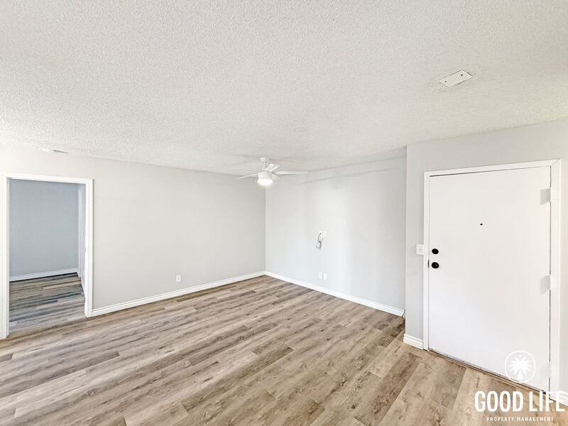 6930 Hyde Park Dr #106 - Photo 5 of 27