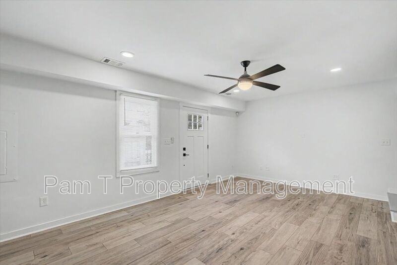 201 W 37th St - Photo 6 of 22