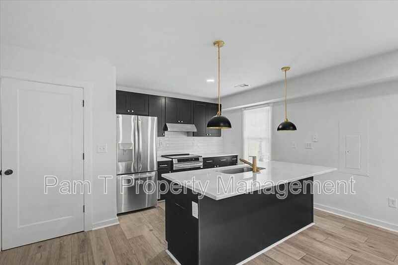 201 W 37th St - Photo 7 of 22