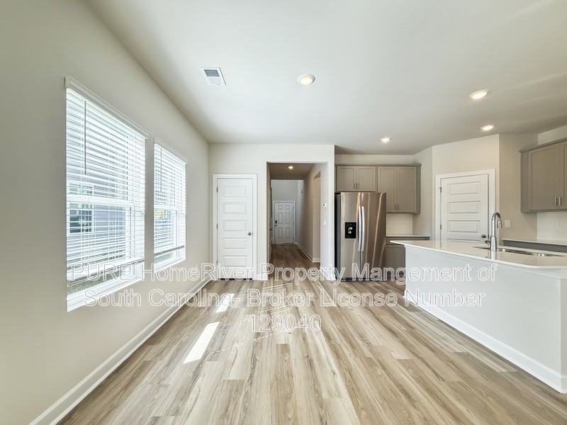 416 Upland View Dr - Photo 3 of 22