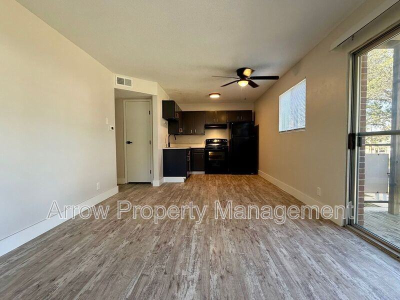 2325 S St #9 - Photo 3 of 15