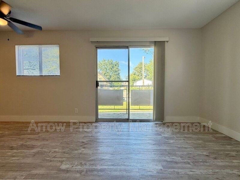 2325 S St #9 - Photo 5 of 15