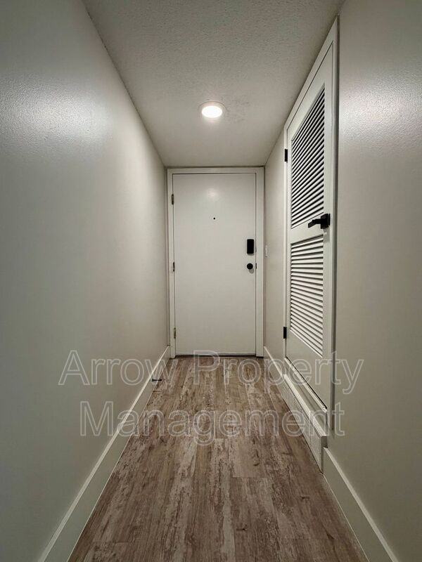 2325 S St #9 - Photo 6 of 15