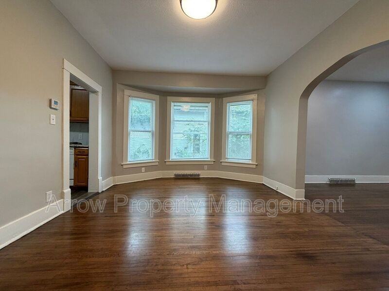 1901 Sumner St #1 - Photo 3 of 22