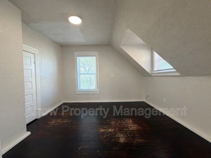 730 N 25th St #3 - Photo 4 of 17