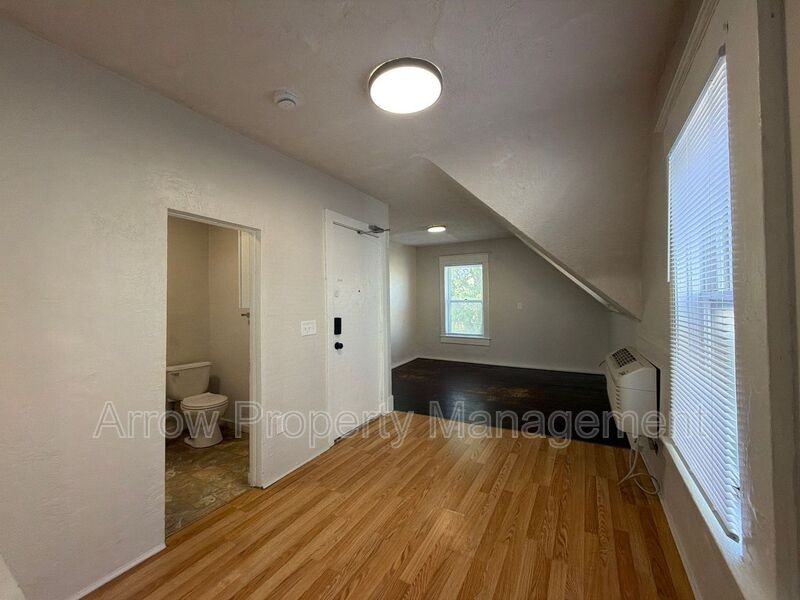 730 N 25th St #3 - Photo 5 of 17