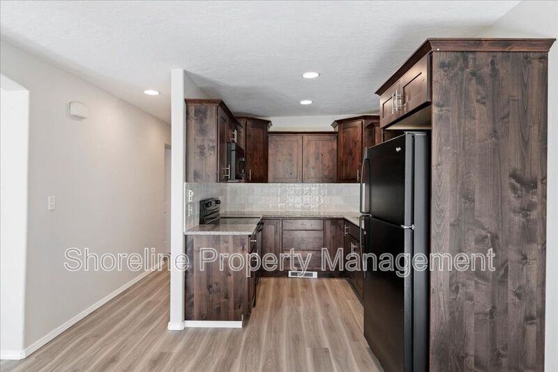 2607 W Lancaster Drive #103 - Photo 3 of 37
