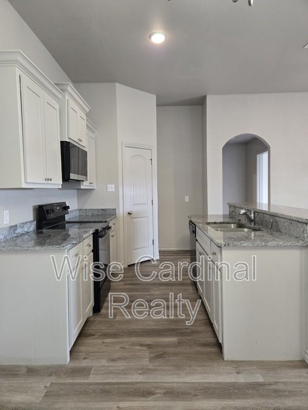 17825 107th St - Photo 2 of 13