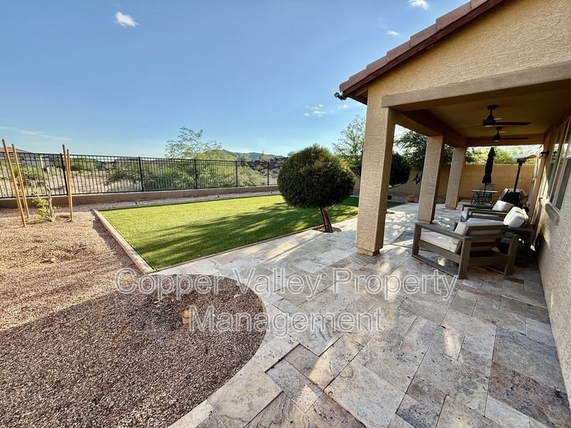 7957 W Quail Track Dr - Photo 2 of 14