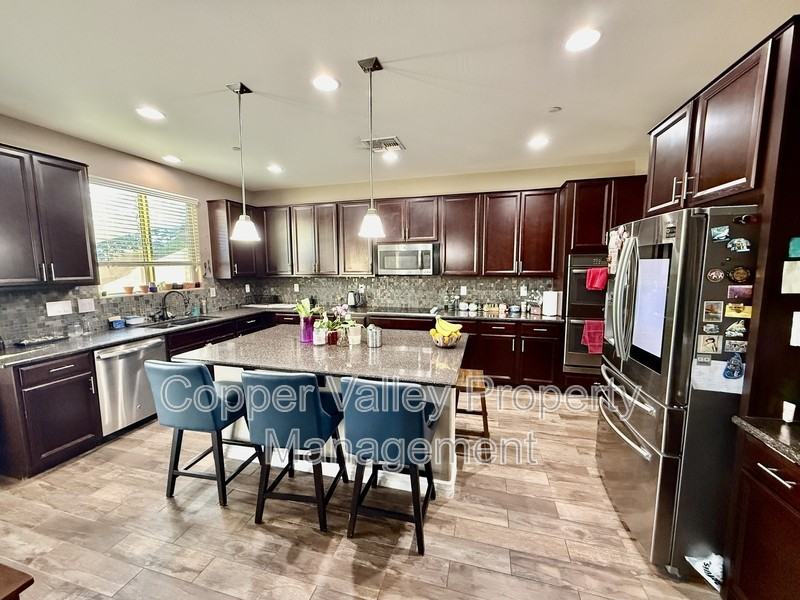 7957 W Quail Track Dr - Photo 3 of 14