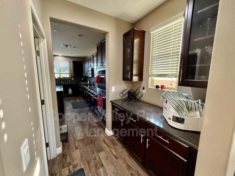 7957 W Quail Track Dr - Photo 4 of 14