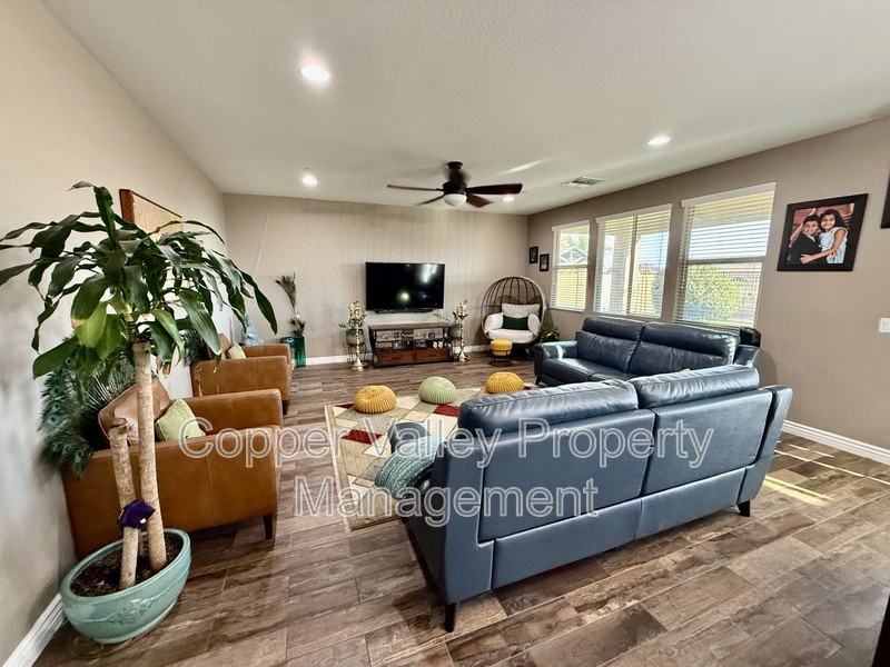 7957 W Quail Track Dr - Photo 6 of 14