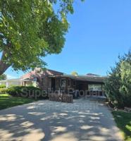 featured image of 1880 Oxford Dr