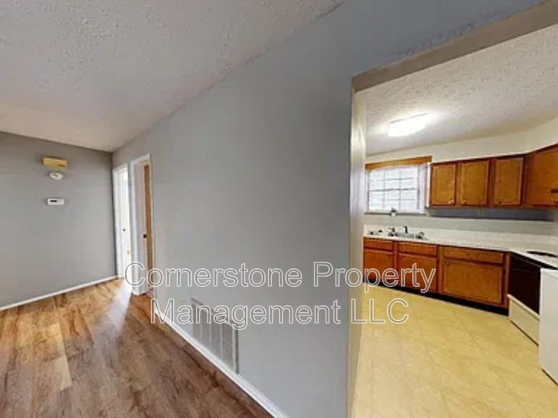 1102 Ohio St - Photo 2 of 21