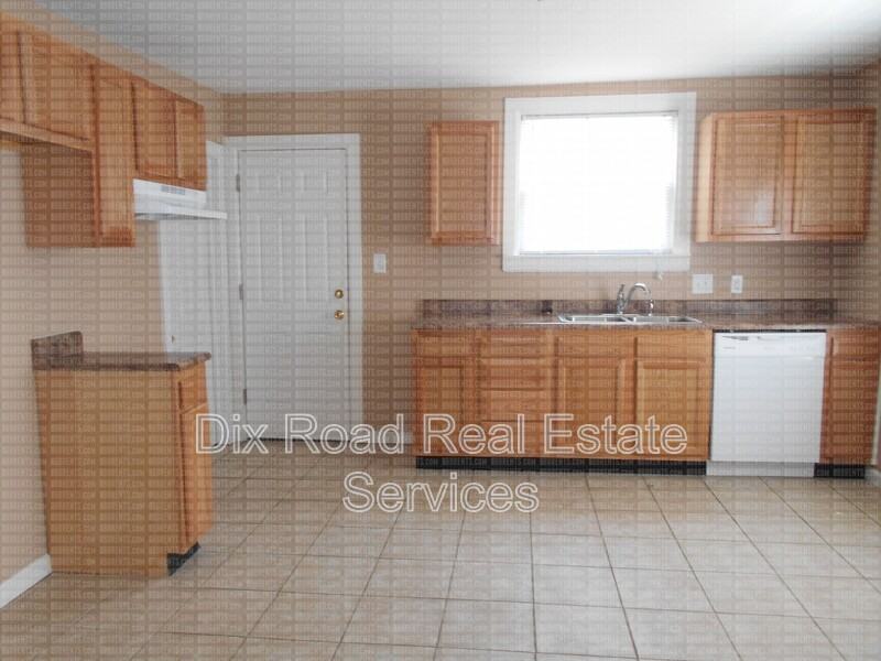 1404 Western Ave - Photo 4 of 11