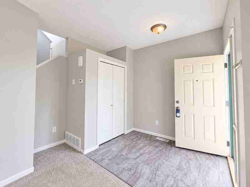 9110 Scott Cres Nw - Photo 3 of 23