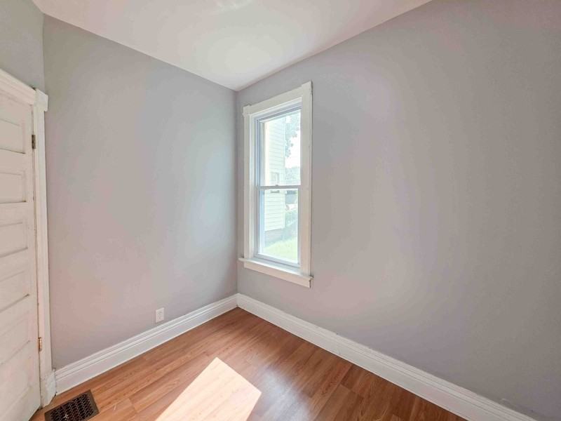 339 Hampshire St - Photo 5 of 18