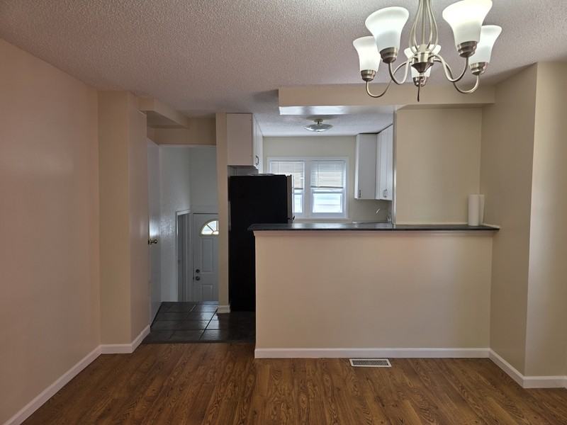591 Longmeadow Rd - Photo 2 of 14