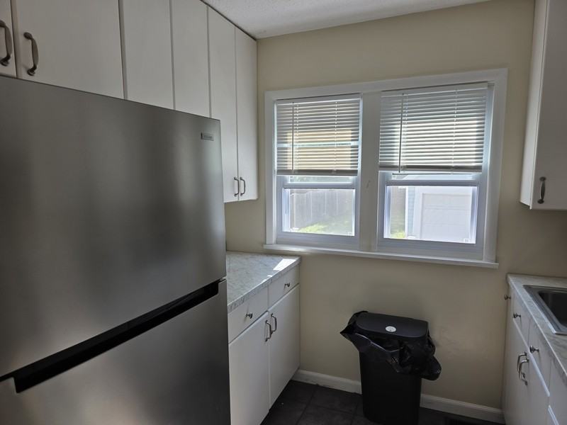 591 Longmeadow Rd - Photo 4 of 14