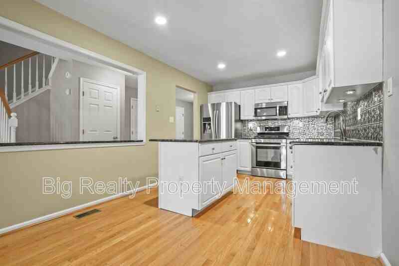 114 Harvard Dr - Photo 3 of 14