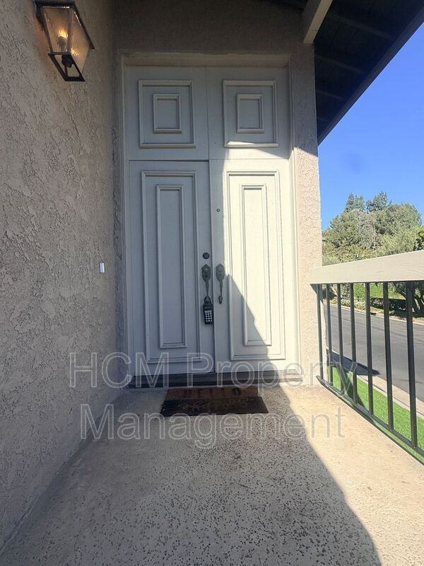 2041 Woodbriar Ct - Photo 2 of 18